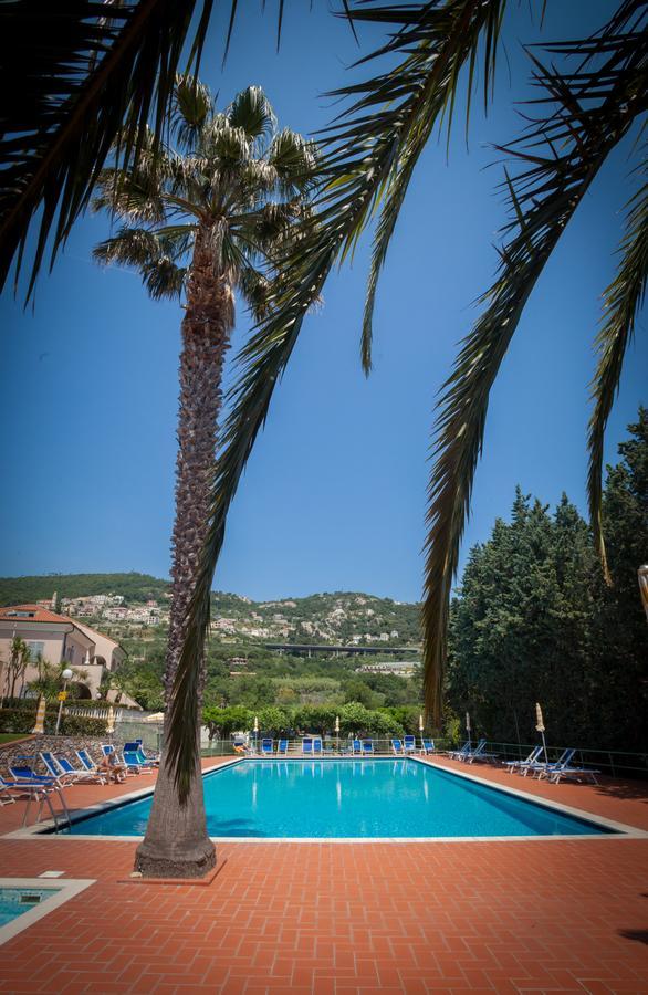Residence Pian Dei Boschi Pietra Ligure Exteriör bild